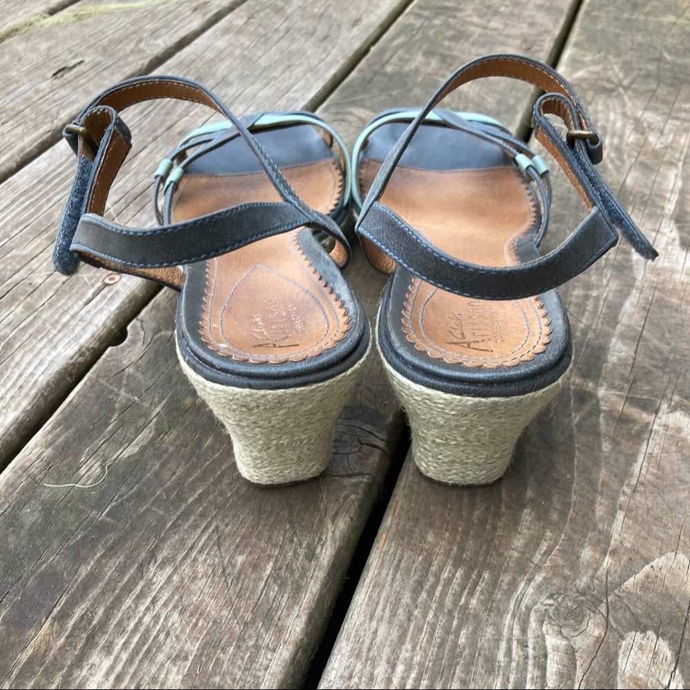 Clarks Artisan Open Toe Wedge Sandal - Picture 3 of 6
